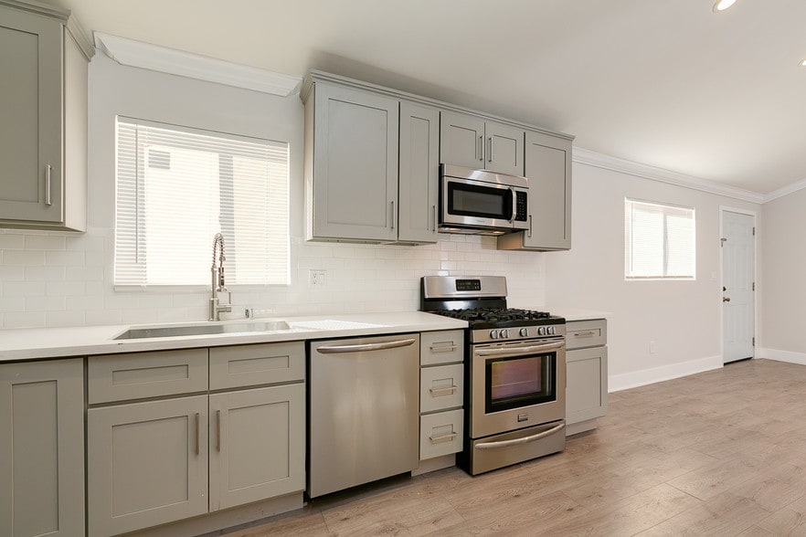 Building Photo - 3244 Chapman St