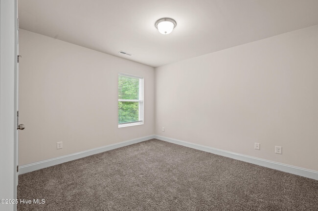 Building Photo - 135 Permeta Dr