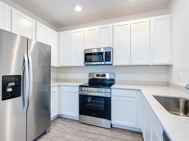 Building Photo - 4950 SW 81st Lp
