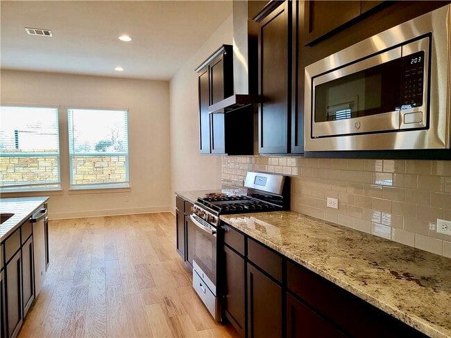 Building Photo - 1265 Summerbrooke Cir