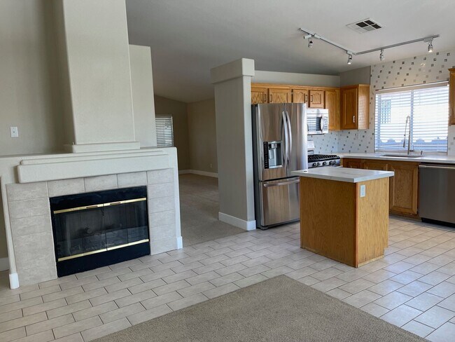 Building Photo - **GORGEOUS & MODEL PERFECT GREEN VALLEY 3 ...