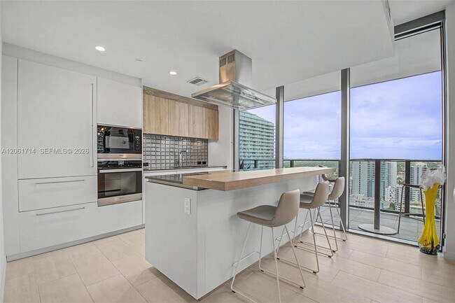 Building Photo - 1000 Brickell Plaza
