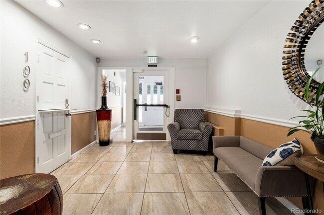 Building Photo - Immediate Availability! Overlook Cheesman ...
