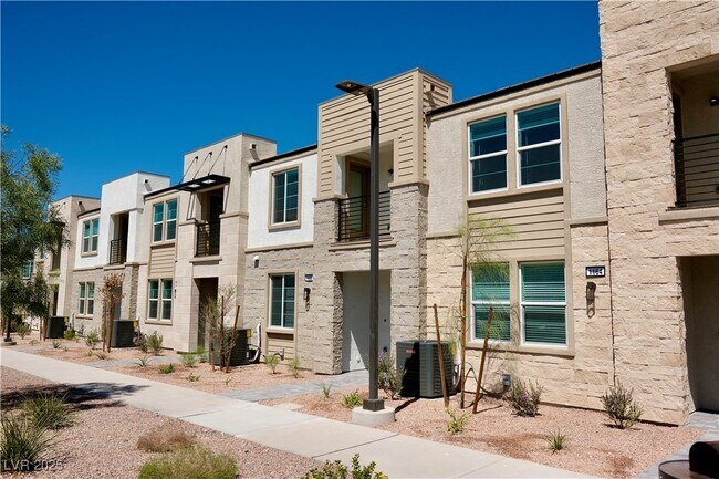 Building Photo - 1168 Heliodor Ave