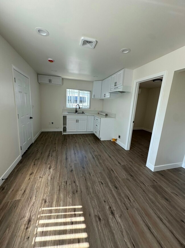 Building Photo - 13187 Splendora Ave