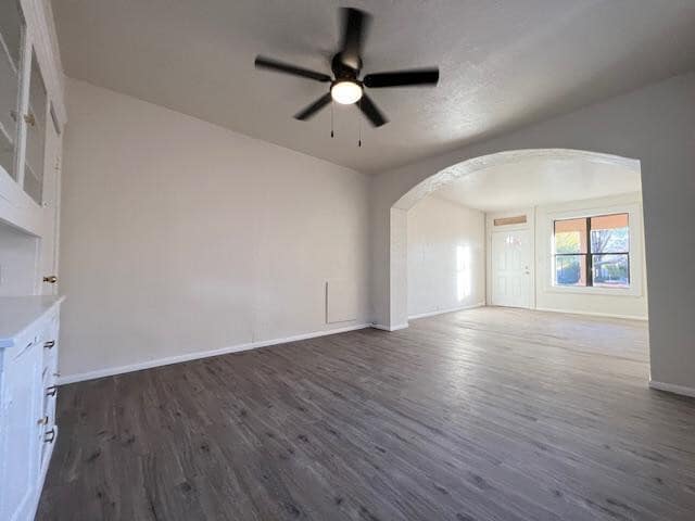 Building Photo - 938 E 12th St