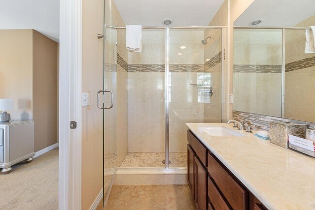 Building Photo - 52050 Rosewood Ln