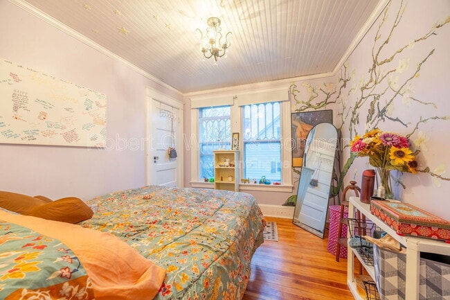 Building Photo - 139 Grove St