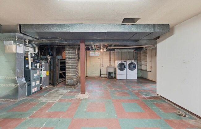 Building Photo - Discover Comfort & Charm in a Prime Location: 2BD/1B Single-Family Home!