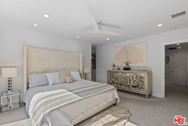 Building Photo - 641 Walther Way