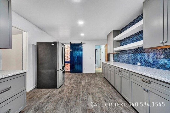 Building Photo - 5001 Hildebrand Rd NW