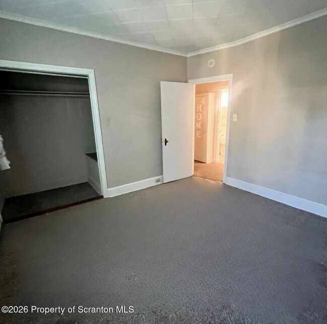 Building Photo - 707 Prospect Ave