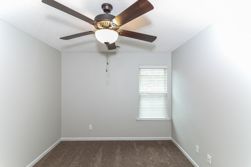 Building Photo - 9450 Darren Cir S