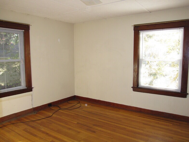Building Photo - 5 Belvidere Way