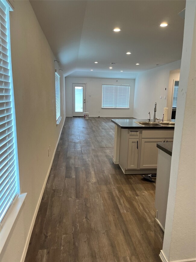 Building Photo - 24203 Saddlestone Green Dr
