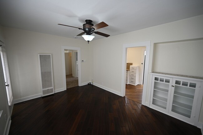 Building Photo - Charming 1 Bedroom Cottage in Ocean Beach