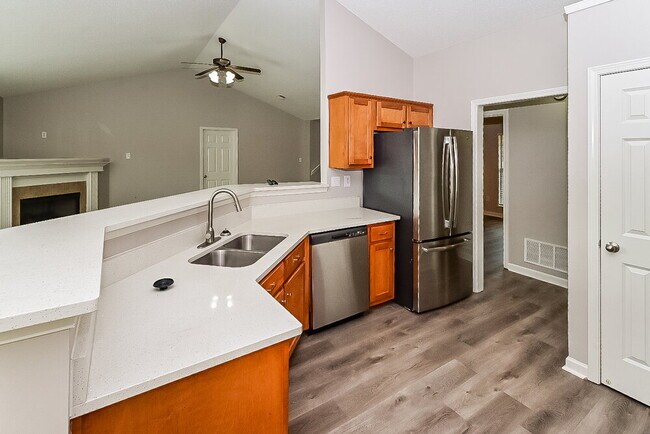 Building Photo - 5870 Tommy Joe Dr