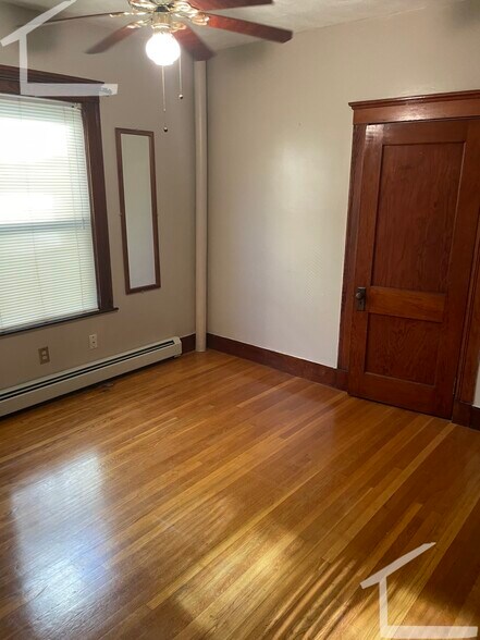 Building Photo - 120 College Ave