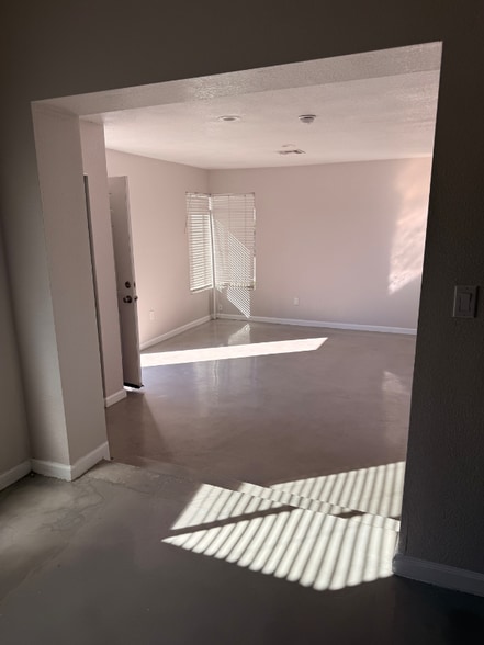 Building Photo - 340 W Highland Ave