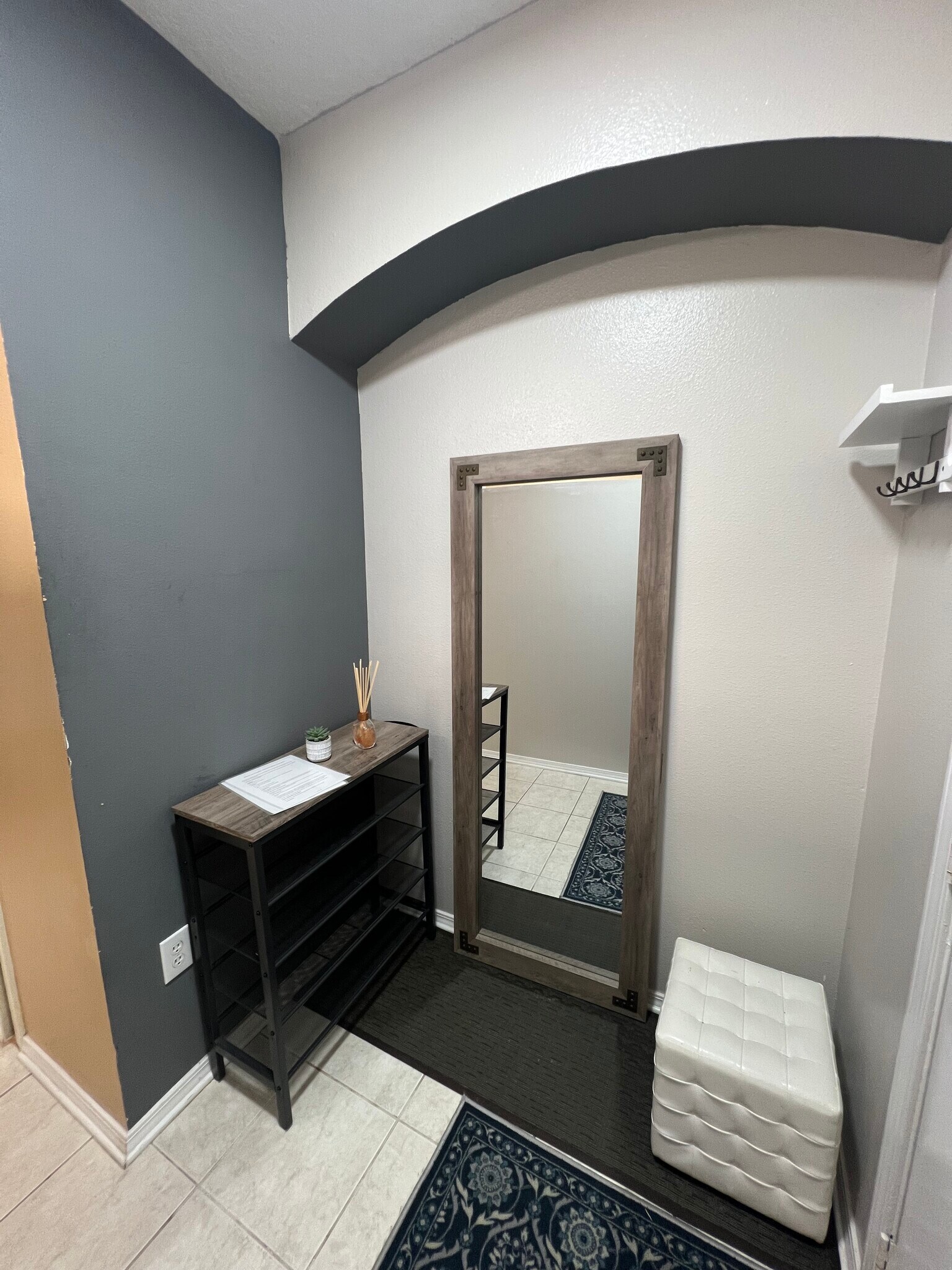 Building Photo - 1132 Kennewick Ct