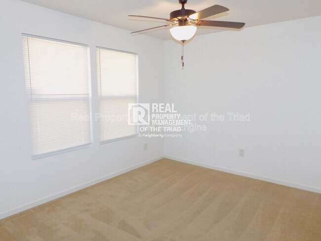 Building Photo - 5013 Red Poll Dr