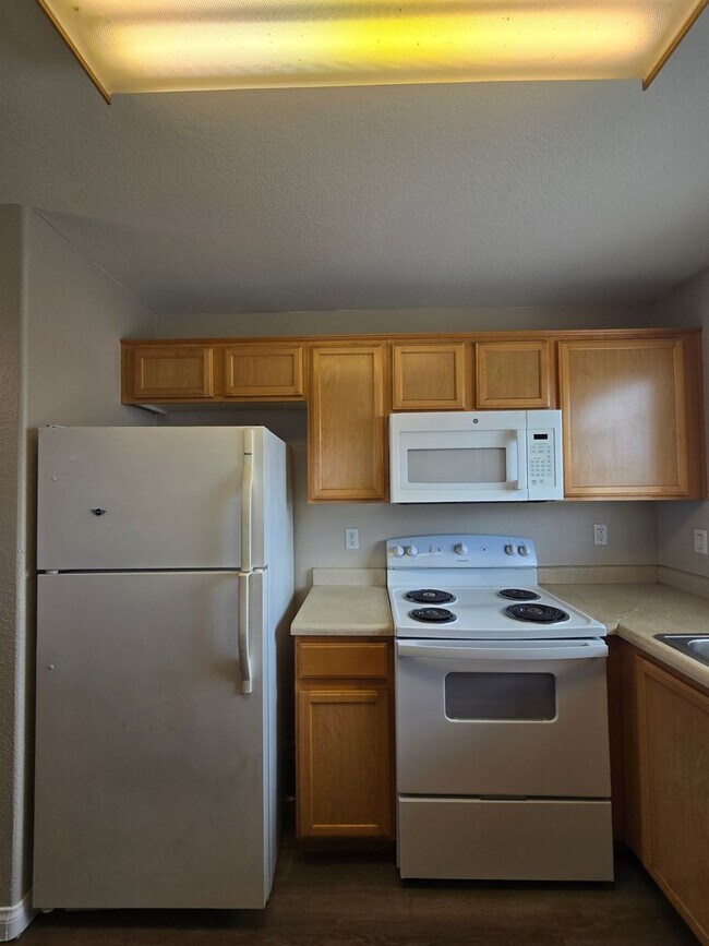 Building Photo - 2987 Juniper Hills Blvd