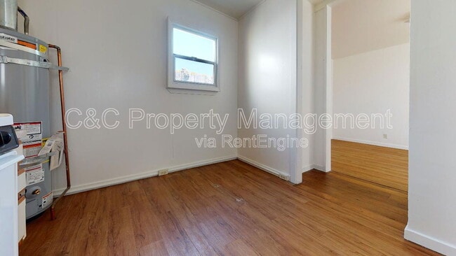 Building Photo - 554 Lighthouse Ave