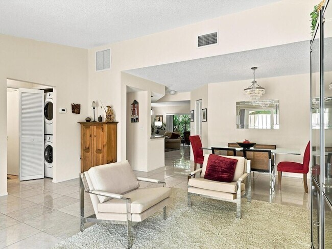Building Photo - 3450 Tallywood Ln