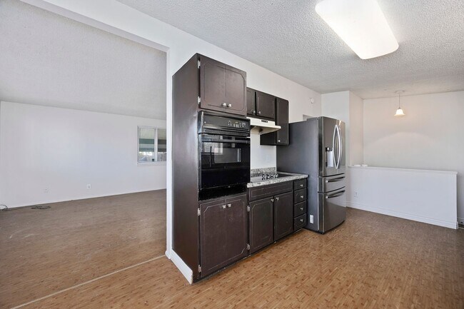 Building Photo - 1642 Bel-Air Cir