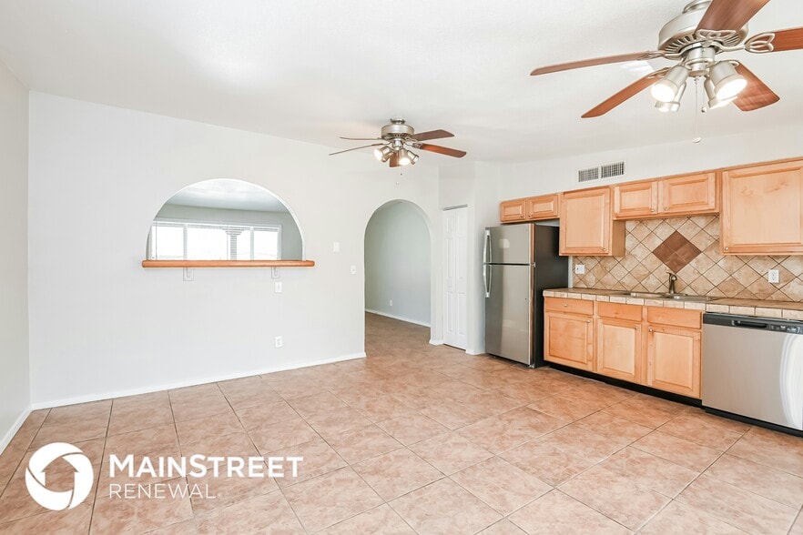 Building Photo - 3434 S Manitoba Ave