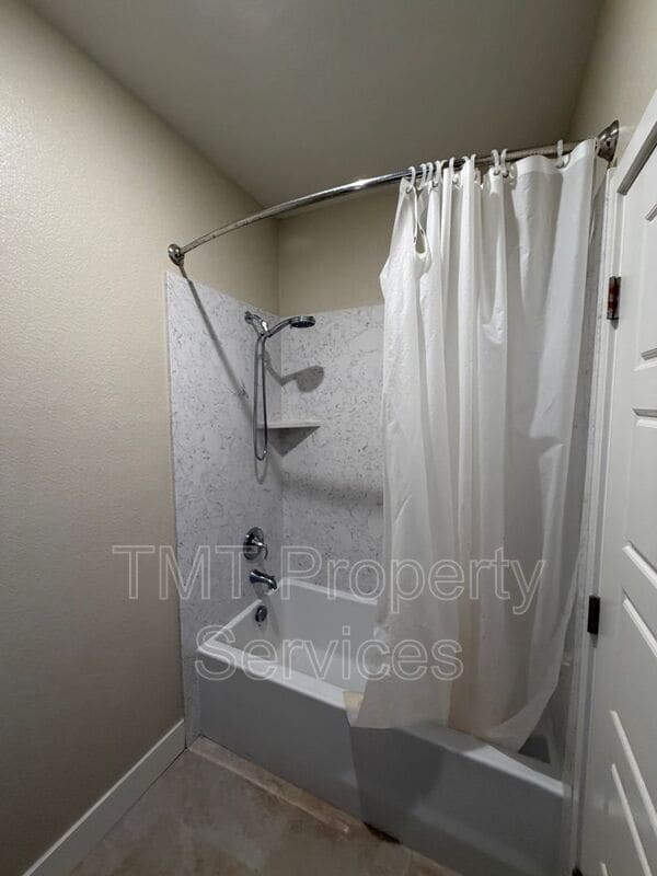 Building Photo - 9554 Sauterne Way
