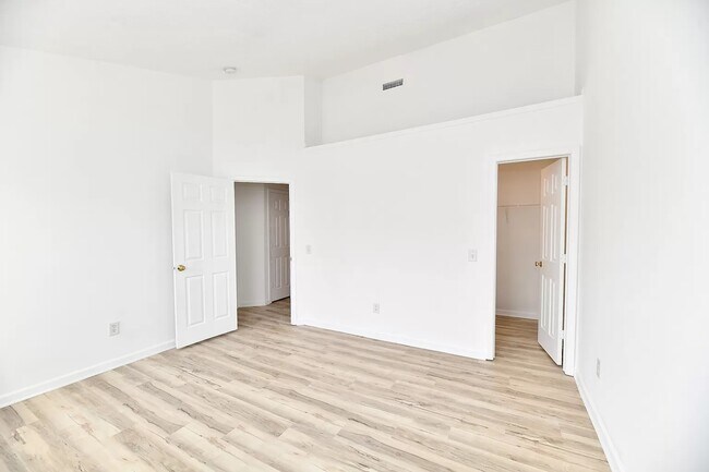 Building Photo - 11888 Esty Way