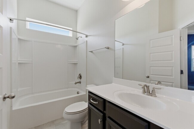 Building Photo - 114 Walden Village Ct