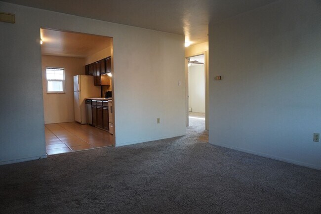 Building Photo - 1409 Utah St