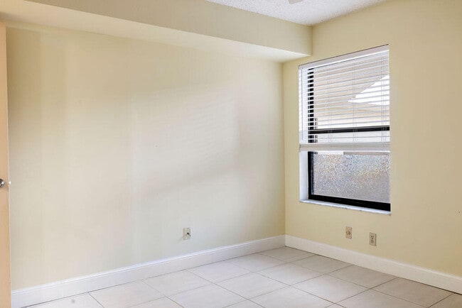 Building Photo - 5701 Camino Del Sol