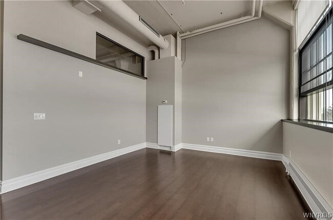 Building Photo - 2917 Main St