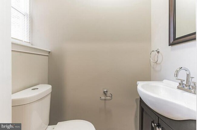 Building Photo - 5727 Osage Ave