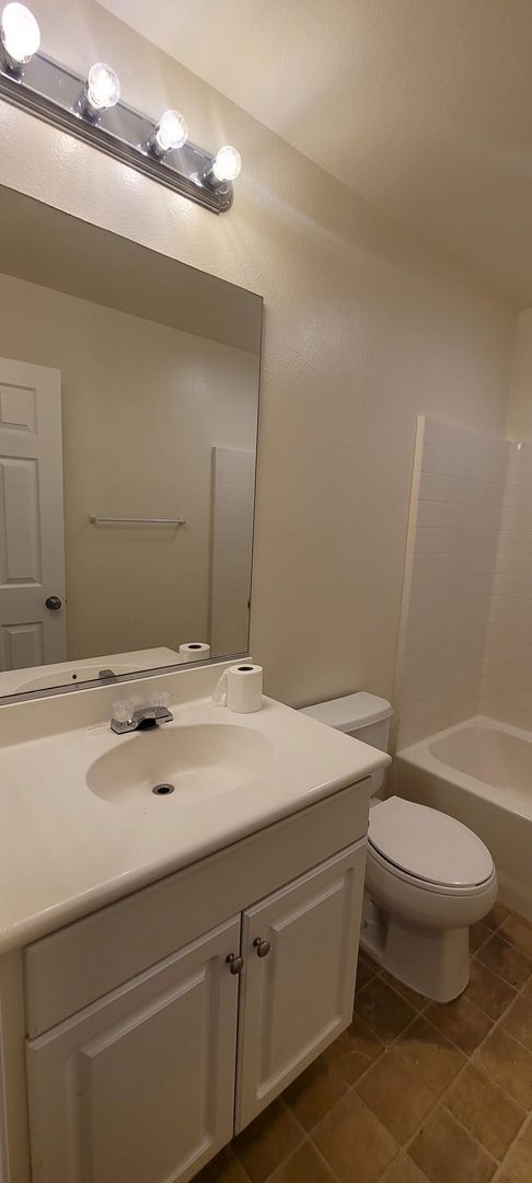 Building Photo - 1262 Garrett Way