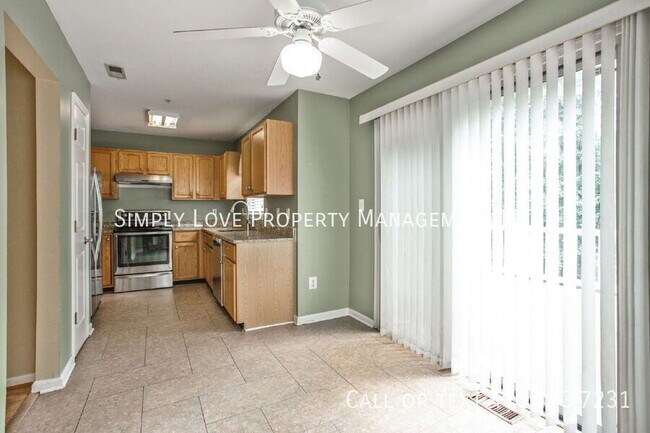 Building Photo - 2252 Commissary Cir