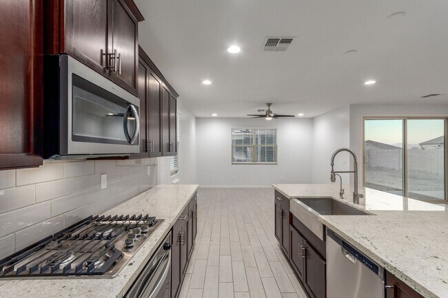 Building Photo - Stylish Living Near Queen Creek – Welcome ...