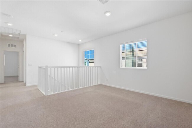 Building Photo - 1229 Rojo St