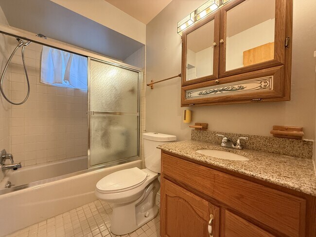 Building Photo - 208 Wallace Dr