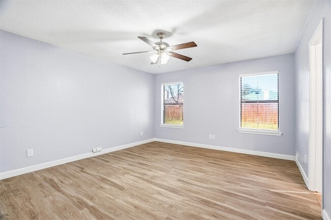 Building Photo - 416 Colonial Pl