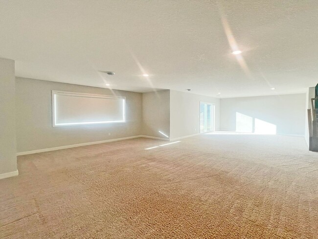 Building Photo - Sparkling Like-New 2-story w/ Full Walkout on Pond with Office-Bedroom 6, Pets OK!