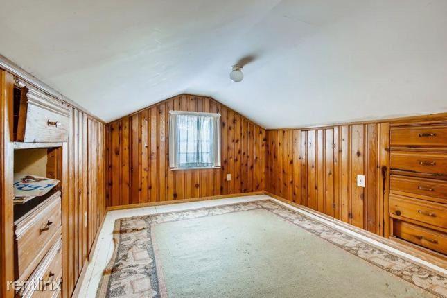 Attic Bedroom - 1038 S Candler St