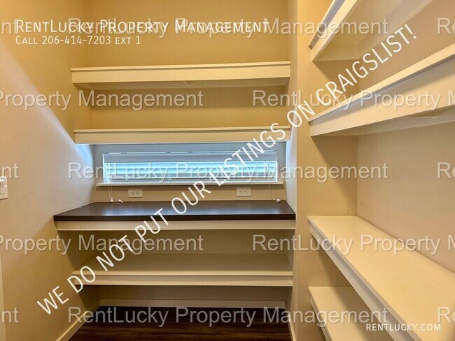 Building Photo - 34601 56th Ct S