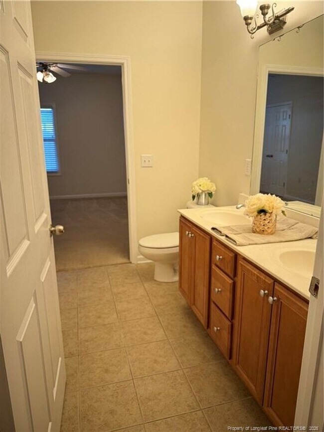 Building Photo - Spacious 2 bedroom available now!