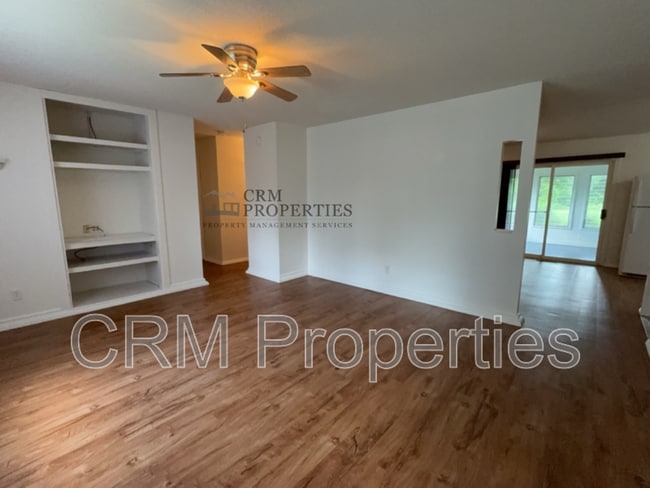 Building Photo - 5801 Peshewa Ct