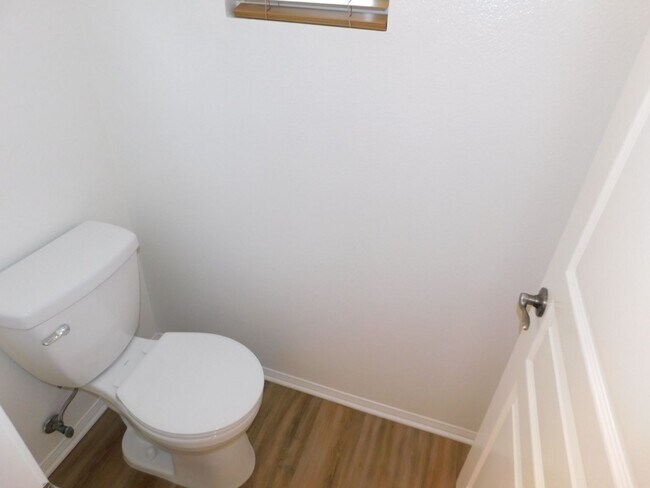Building Photo - Exceptional 3 bed, 3.5 bath home in Irvine.