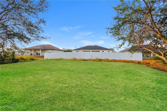 Building Photo - 3203 34th St SW